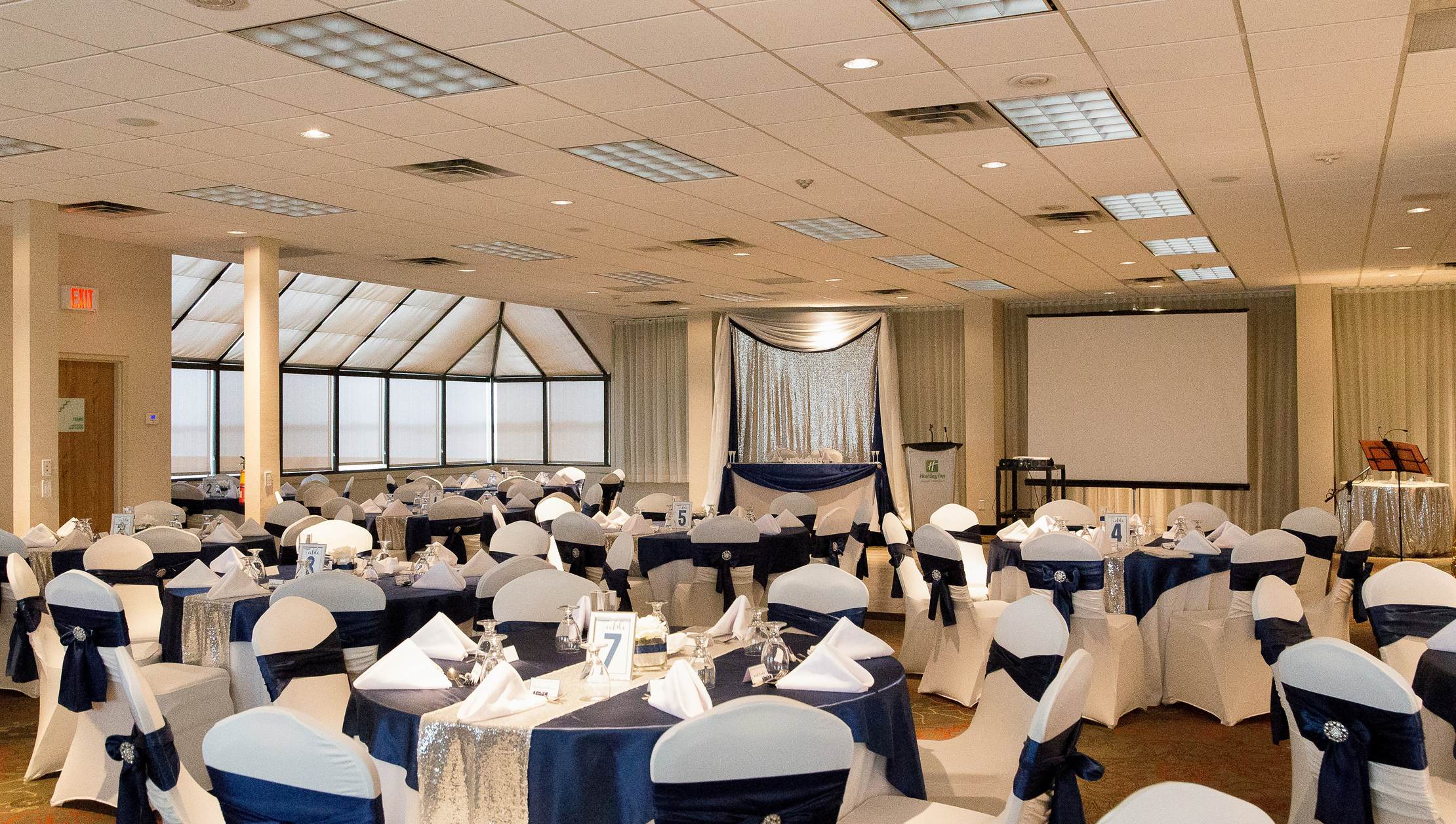 Holiday Inn KingstonWaterfront InnVest InnVest